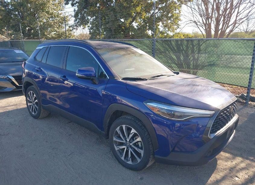 2023 Toyota Corolla CROSS XLE (VIN 7MUEAAAG8PV053496) main photo