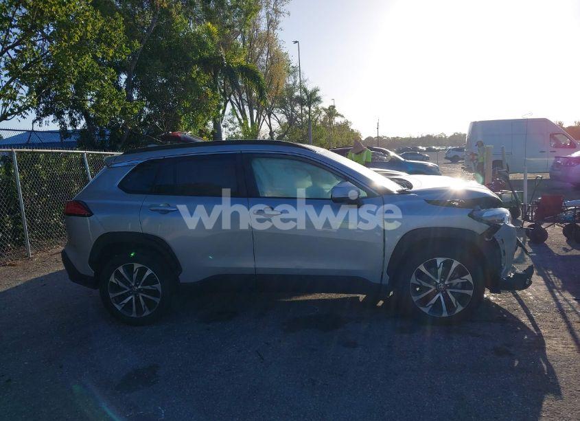 Photo 13 of 2022 Toyota Corolla CROSS XLE (VIN 7MUEAAAG9NV005163)