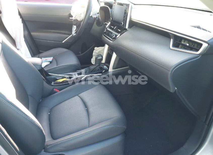 Photo 5 of 2022 Toyota Corolla CROSS XLE (VIN 7MUEAAAG9NV005163)