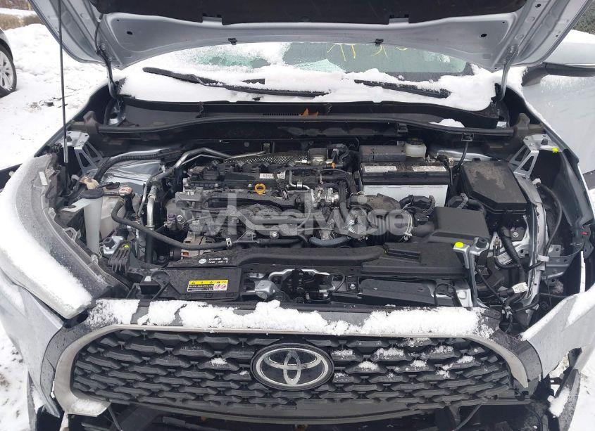 Photo 10 of 2023 Toyota Corolla CROSS XLE (VIN 7MUEAAAGXPV055797)