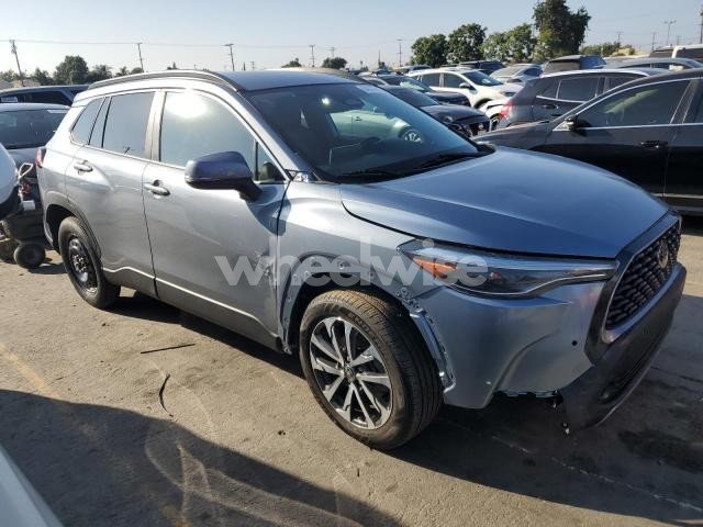 Photo 3 of 2023 TOYOTA COROLLA CROSS XLE (VIN 7MUEAABG3PV046406)