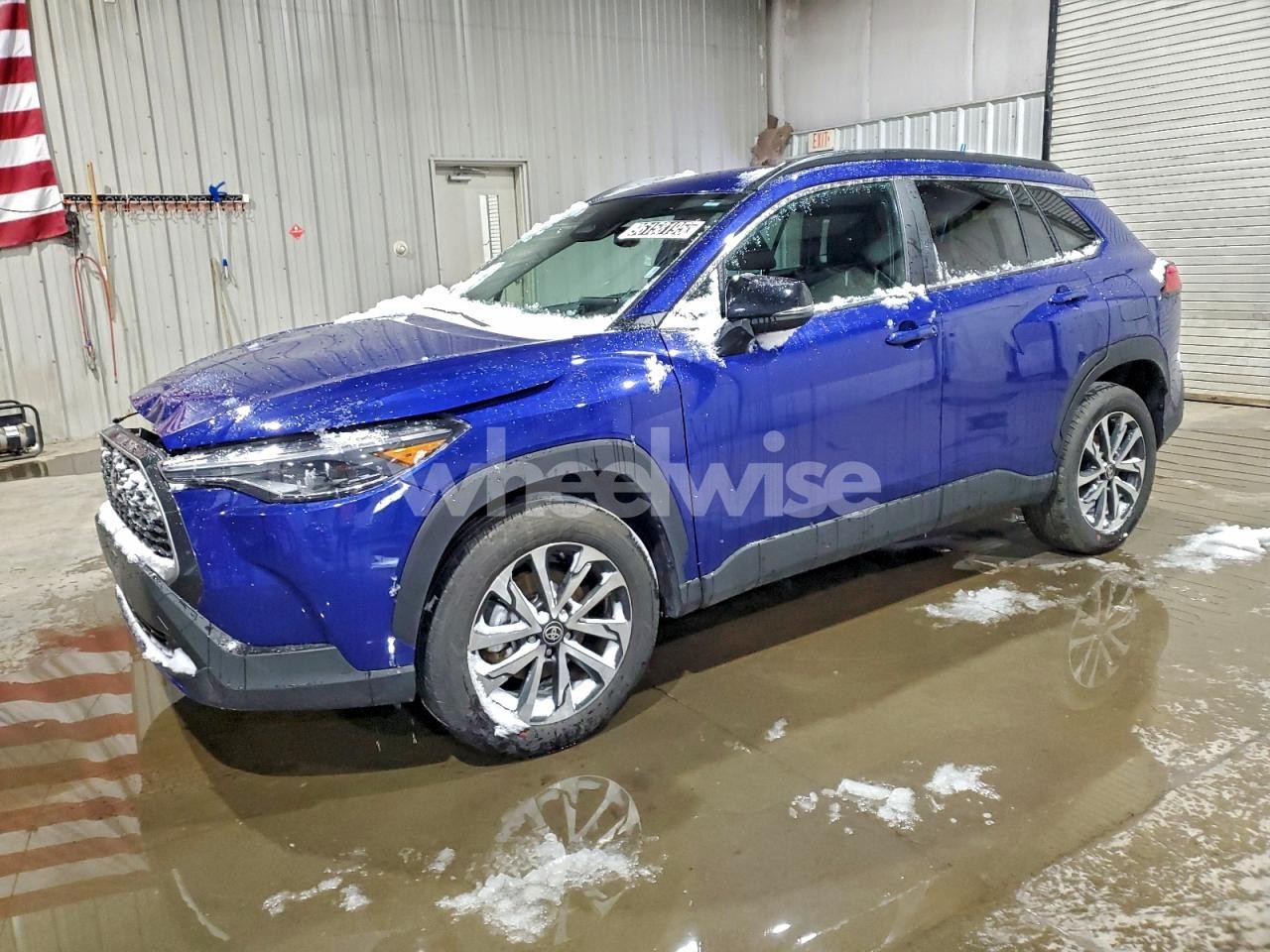 2025 TOYOTA COROLLA CROSS XLE (VIN 7MUEAABG4SV131649) main photo