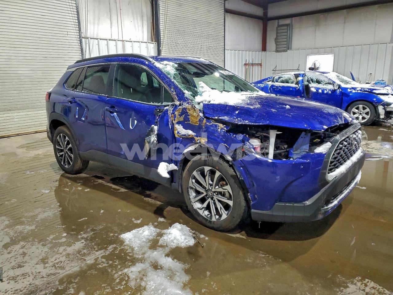 Photo 4 of 2025 TOYOTA COROLLA CROSS XLE (VIN 7MUEAABG4SV131649)