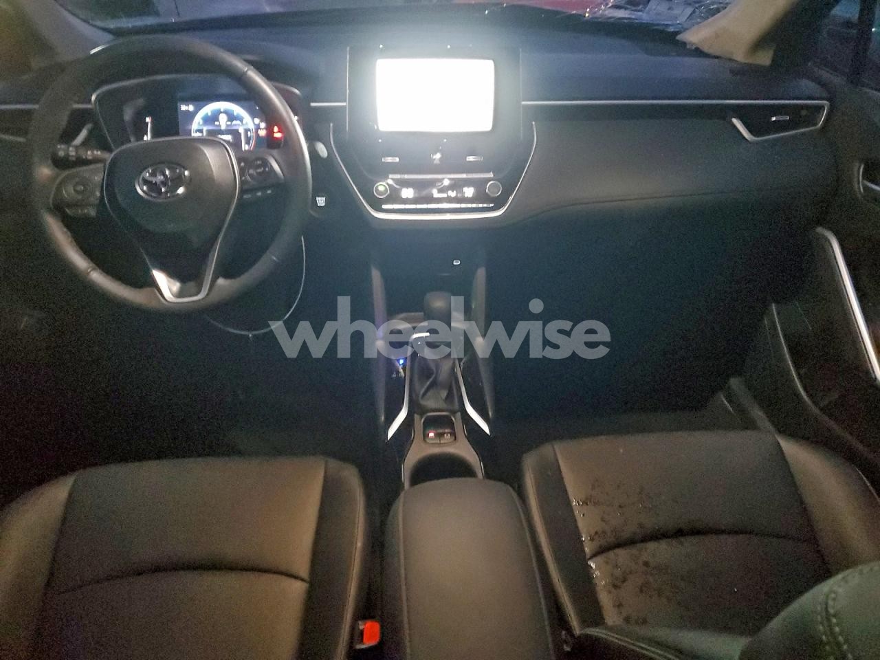 Photo 8 of 2025 TOYOTA COROLLA CROSS XLE (VIN 7MUEAABG4SV131649)