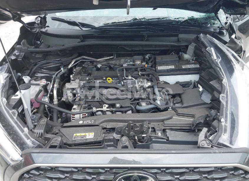 Photo 10 of 2024 Toyota Corolla CROSS XLE (VIN 7MUEAABG8RV084586)