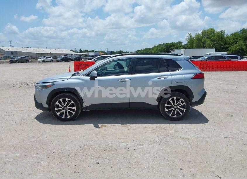 Photo 14 of 2024 Toyota Corolla CROSS XLE (VIN 7MUEAABG9RV080854)