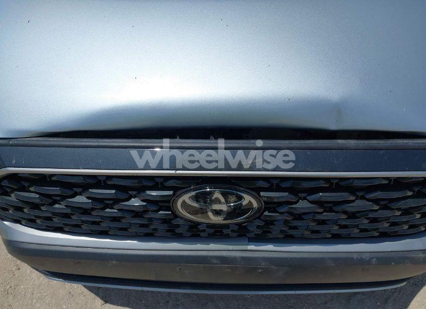 Photo 6 of 2024 Toyota Corolla CROSS XLE (VIN 7MUEAABG9RV080854)