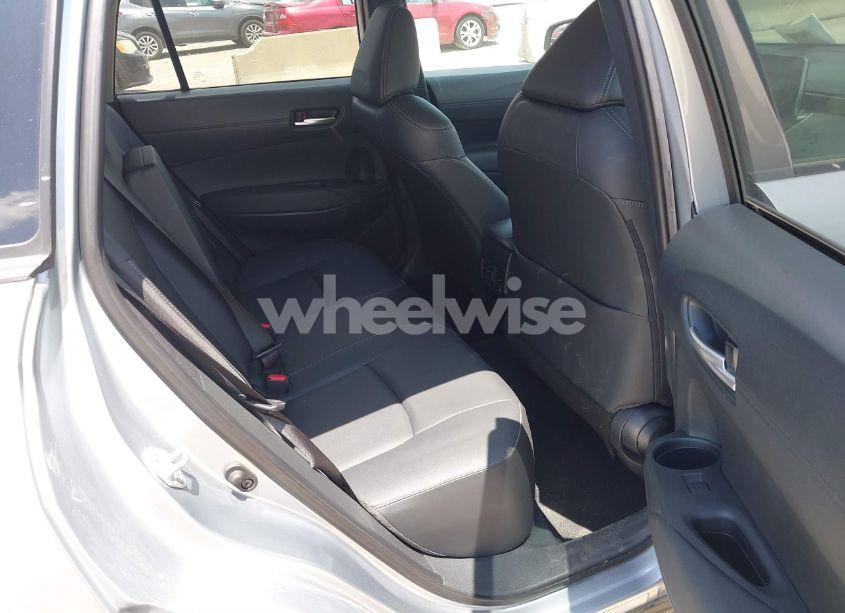 Photo 8 of 2024 Toyota Corolla CROSS XLE (VIN 7MUEAABG9RV080854)