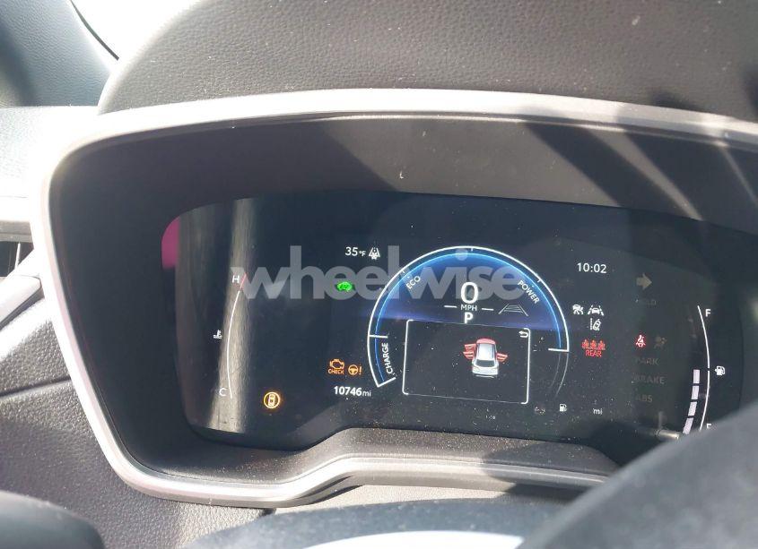 Photo 7 of 2024 Toyota Corolla CROSS HYBRID XSE (VIN 7MUFBABG0RV028871)