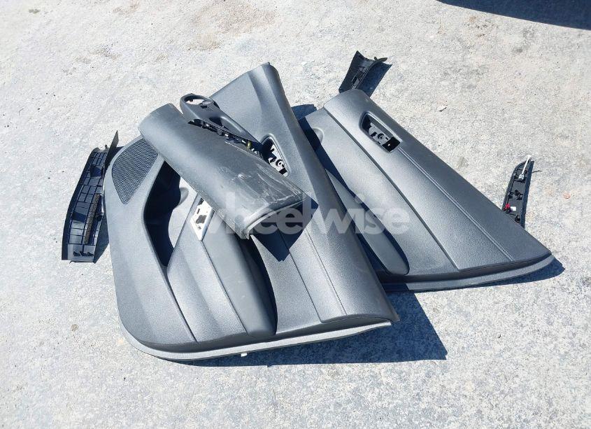 Photo 12 of 2025 Toyota Corolla CROSS HYBRID SE (VIN 7MUFBABG0SV068471)