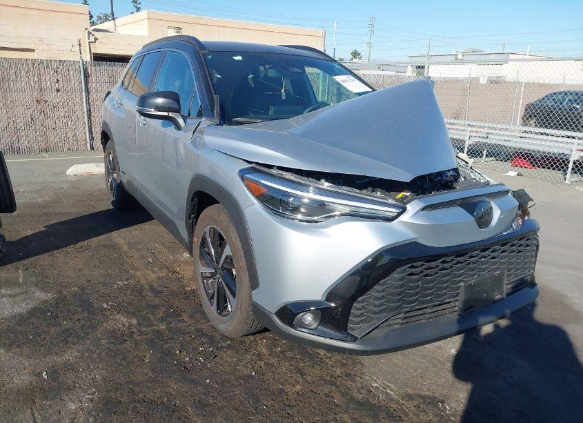 2024 Toyota Corolla CROSS HYBRID XSE (VIN 7MUFBABG3RV023941) main photo