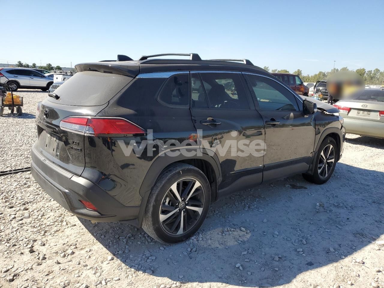 Photo 3 of 2024 TOYOTA COROLLA CROSS SE (VIN 7MUFBABG3RV063145)