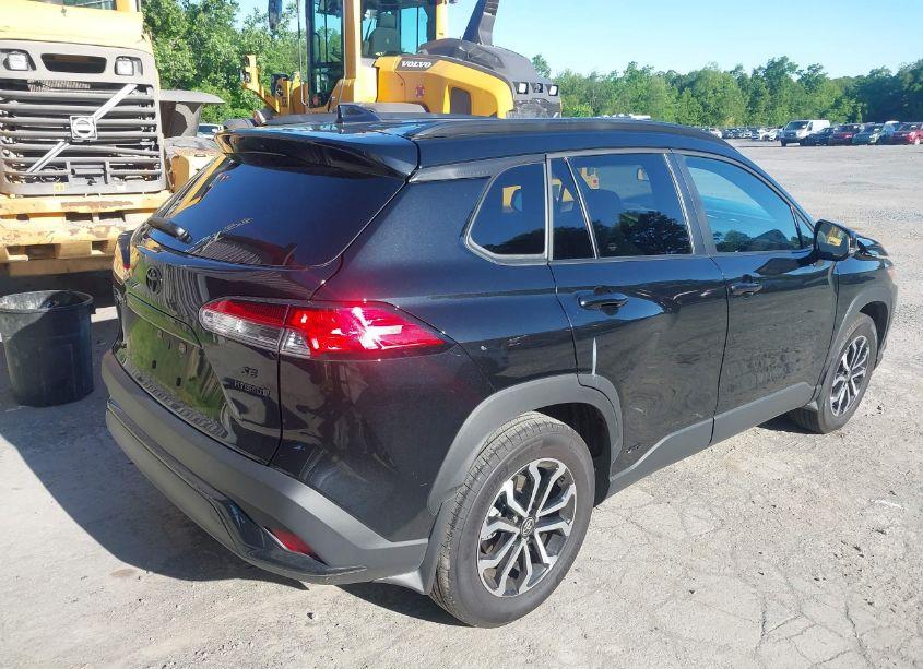 Photo 4 of 2023 Toyota Corolla CROSS HYBRID SE (VIN 7MUFBABG4PV010788)
