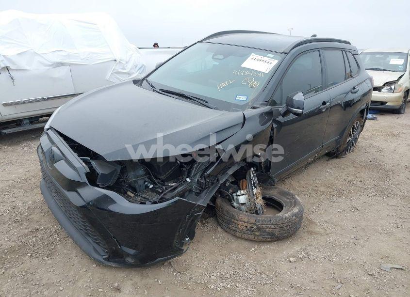 Photo 2 of 2023 Toyota Corolla CROSS HYBRID SE (VIN 7MUFBABG6PV010999)