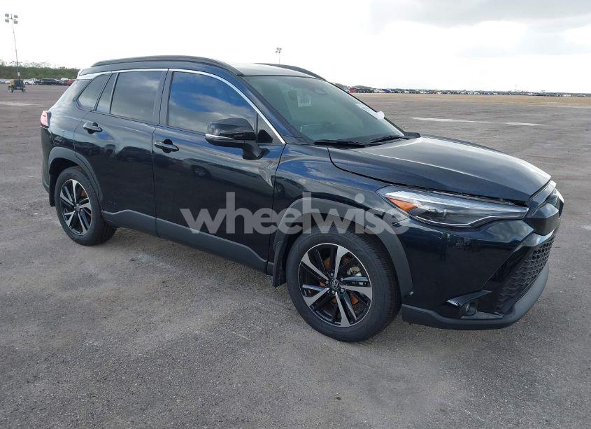 2024 Toyota Corolla CROSS HYBRID XSE (VIN 7MUFBABG6RV018328) main photo