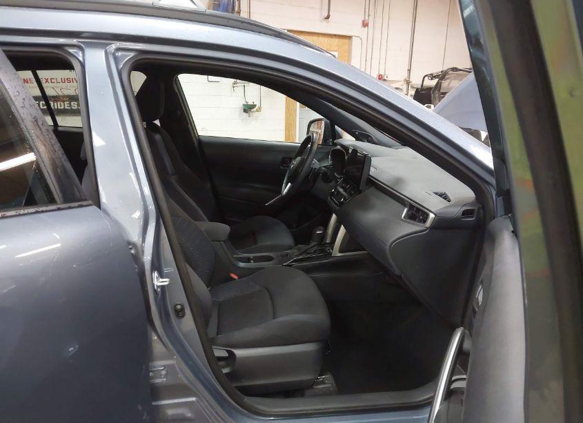 Photo 5 of 2024 Toyota Corolla CROSS HYBRID SE (VIN 7MUFBABG6RV025747)