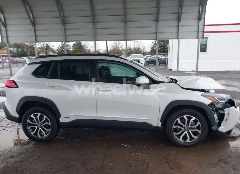 Photo 13 of 2024 Toyota Corolla CROSS HYBRID SE (VIN 7MUFBABG6RV038871)