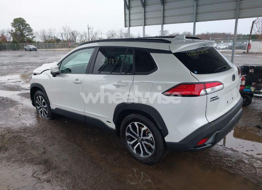 Photo 3 of 2024 Toyota Corolla CROSS HYBRID SE (VIN 7MUFBABG6RV038871)