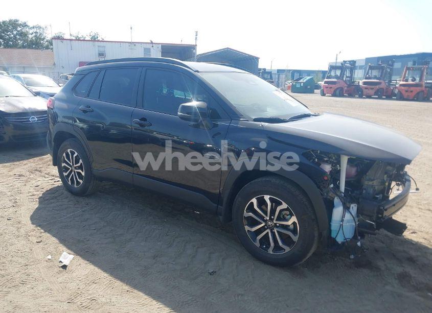 2025 Toyota Corolla CROSS HYBRID SE (VIN 7MUFBABG6SV066112) main photo