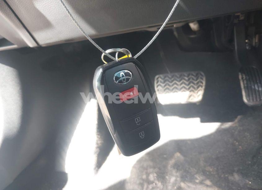 Photo 11 of 2025 Toyota Corolla CROSS HYBRID SE (VIN 7MUFBABG6SV066112)