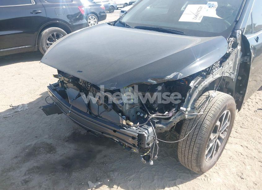 Photo 6 of 2025 Toyota Corolla CROSS HYBRID SE (VIN 7MUFBABG6SV066112)