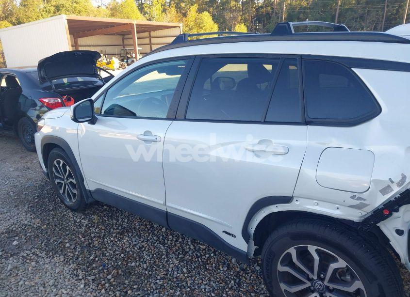 Photo 15 of 2024 Toyota Corolla CROSS HYBRID SE (VIN 7MUFBABG7RV024378)