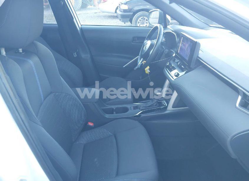 Photo 5 of 2024 Toyota Corolla CROSS HYBRID SE (VIN 7MUFBABG7RV024378)