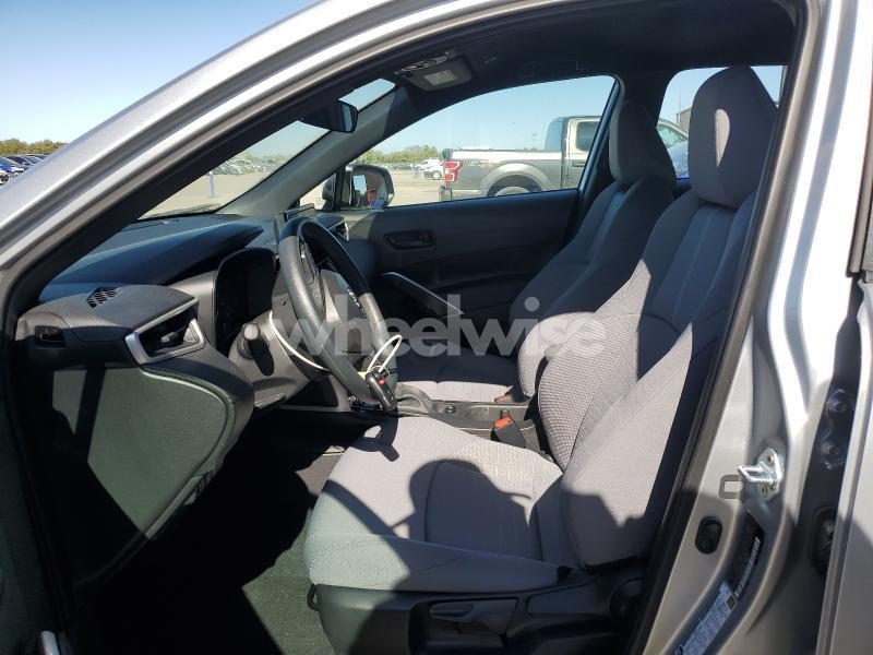 Photo 4 of 2025 TOYOTA COROLLA CROSS SE (VIN 7MUFBABG7SV081038)