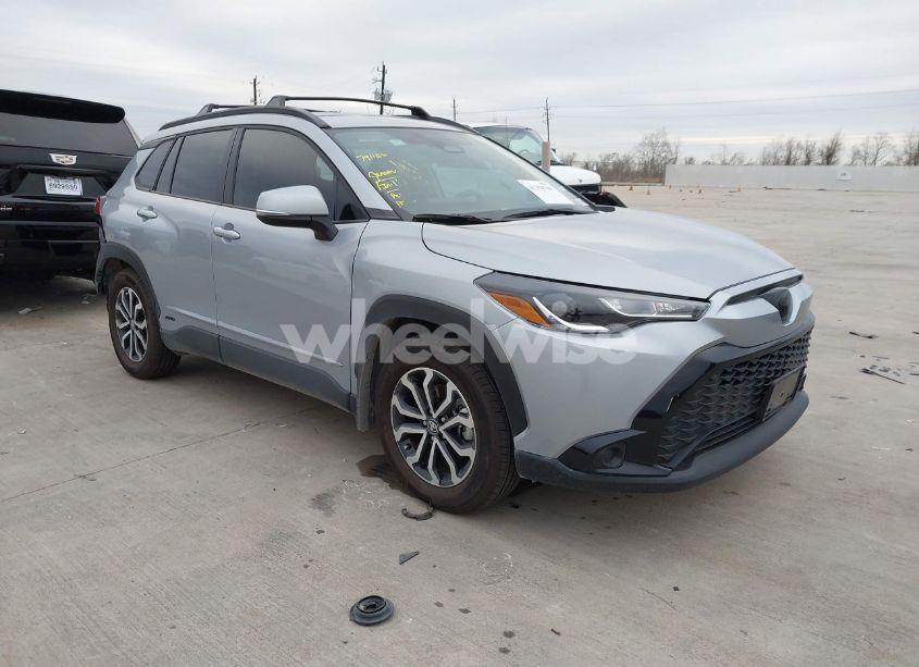 2024 Toyota Corolla CROSS HYBRID SE (VIN 7MUFBABG8RV034305) main photo