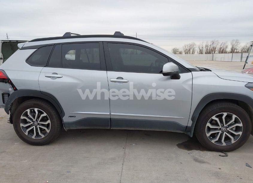 Photo 13 of 2024 Toyota Corolla CROSS HYBRID SE (VIN 7MUFBABG8RV034305)