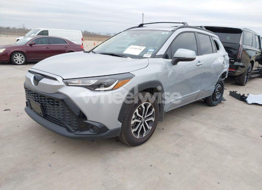 Photo 2 of 2024 Toyota Corolla CROSS HYBRID SE (VIN 7MUFBABG8RV034305)