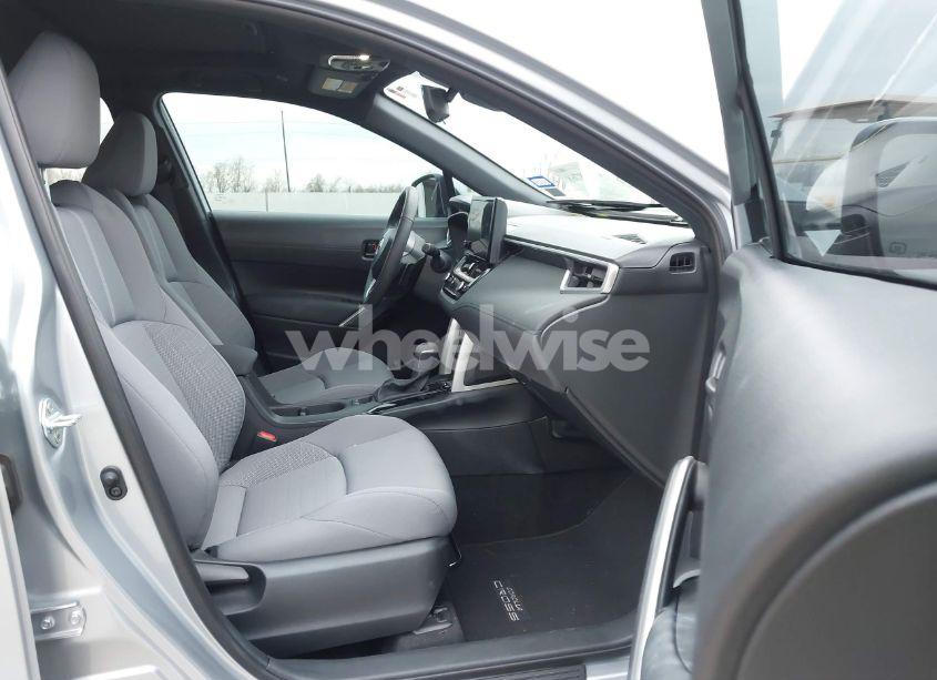 Photo 5 of 2024 Toyota Corolla CROSS HYBRID SE (VIN 7MUFBABG8RV034305)