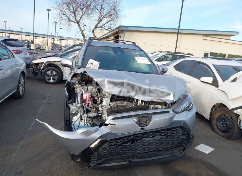 Photo 12 of 2024 Toyota Corolla CROSS HYBRID SE (VIN 7MUFBABG8RV038516)