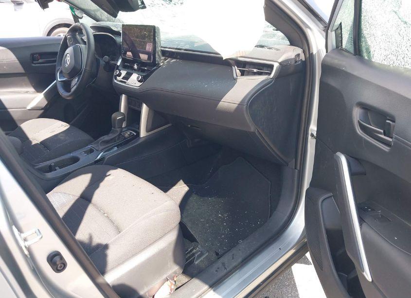 Photo 5 of 2024 Toyota Corolla CROSS HYBRID SE (VIN 7MUFBABG9RV021952)