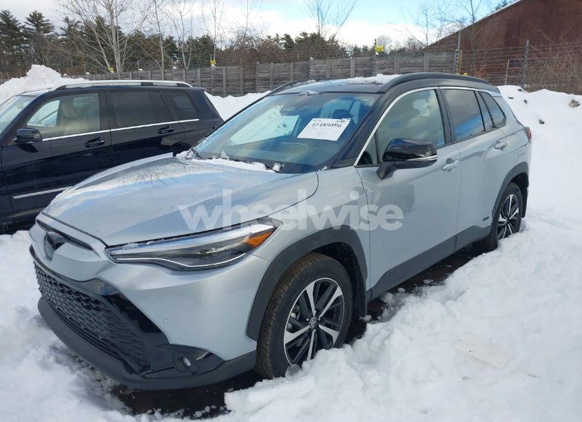 Photo 2 of 2024 Toyota Corolla CROSS HYBRID XSE (VIN 7MUFBABGXRV063045)
