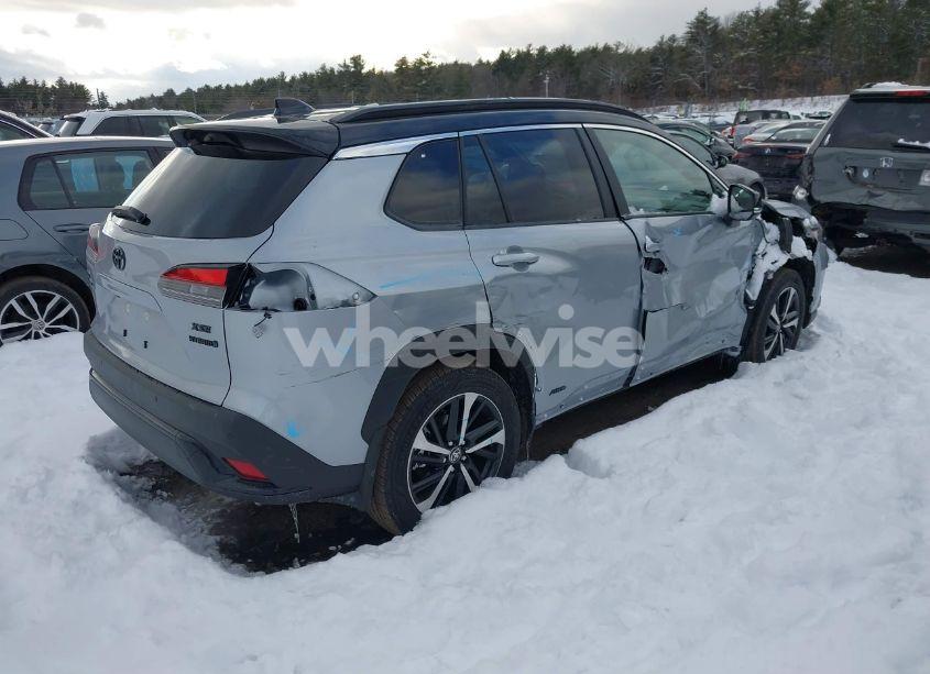 Photo 4 of 2024 Toyota Corolla CROSS HYBRID XSE (VIN 7MUFBABGXRV063045)