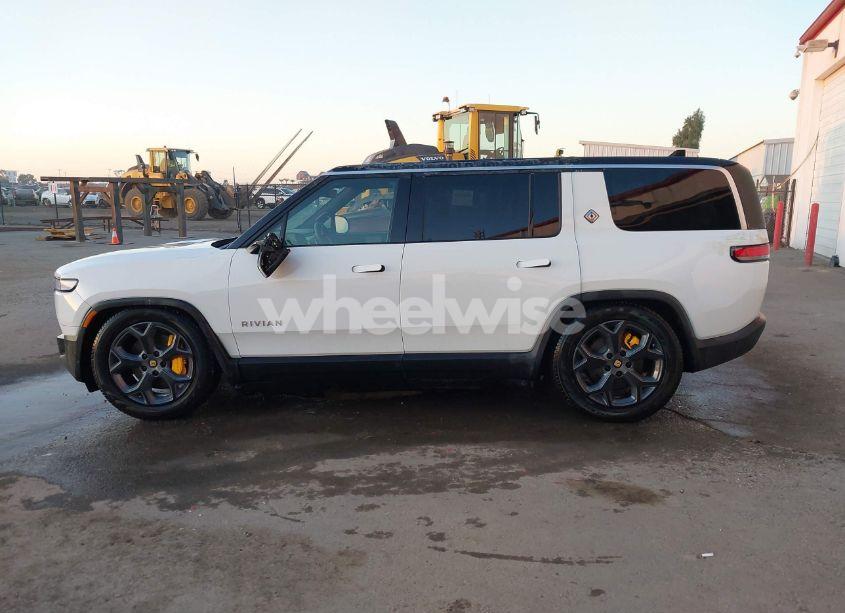 Photo 15 of 2023 Rivian R1s ADVENTURE (VIN 7PDSGABA3PN012049)