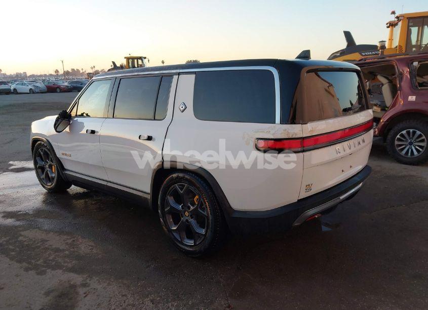 Photo 3 of 2023 Rivian R1s ADVENTURE (VIN 7PDSGABA3PN012049)