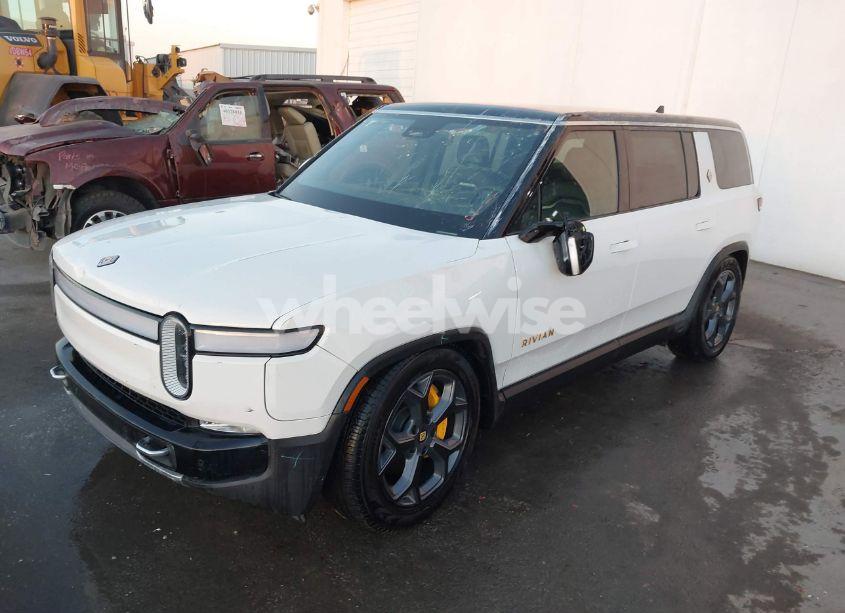 Photo 6 of 2023 Rivian R1s ADVENTURE (VIN 7PDSGABA3PN012049)