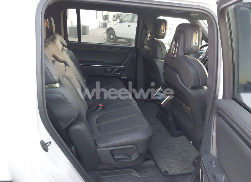 Photo 8 of 2023 Rivian R1s ADVENTURE (VIN 7PDSGABA3PN012049)