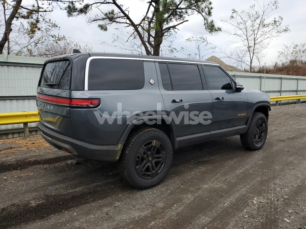 Photo 3 of 2024 RIVIAN R1S ADVENTURE (VIN 7PDSGABA4RN042504)