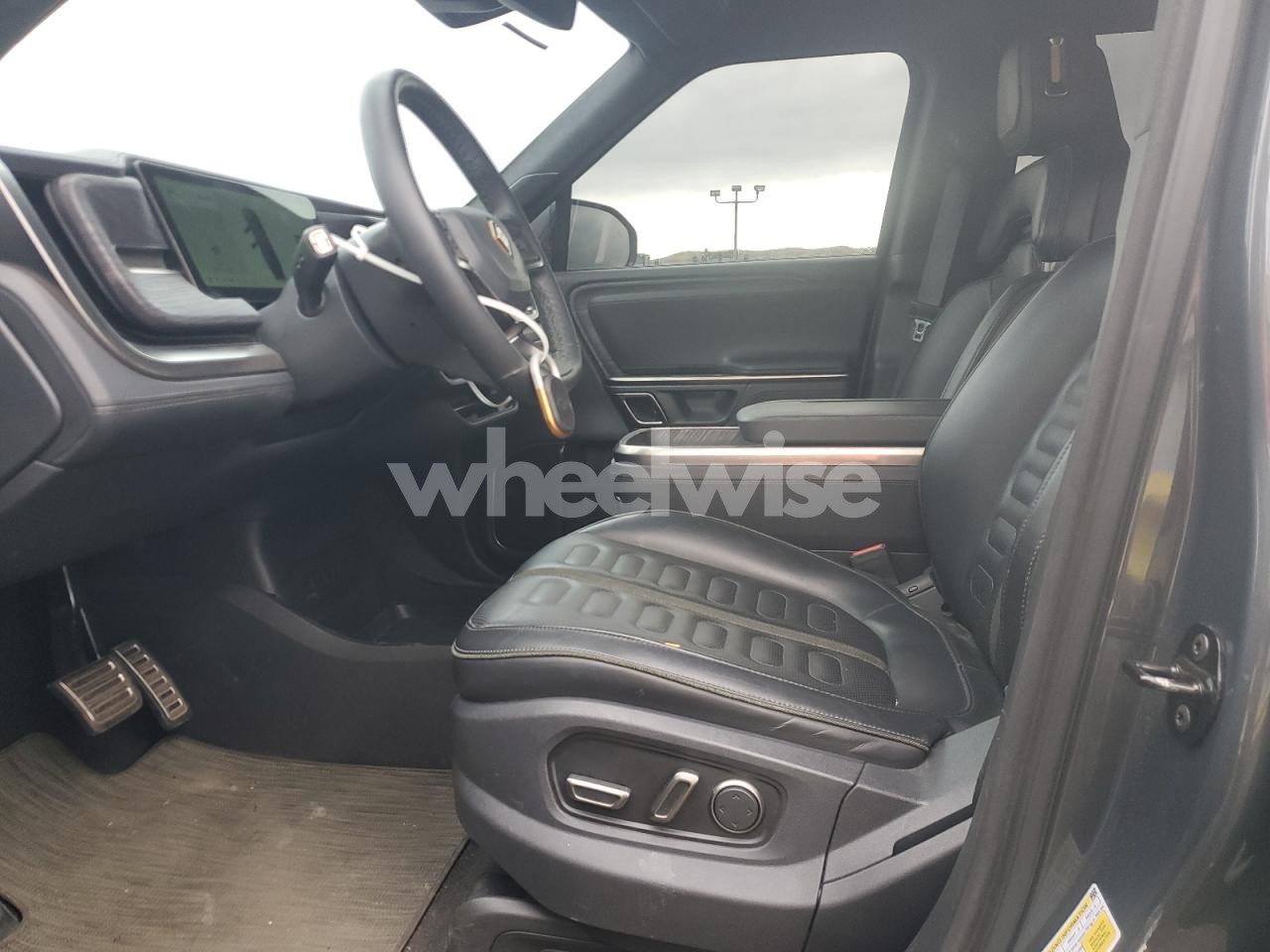 Photo 7 of 2024 RIVIAN R1S ADVENTURE (VIN 7PDSGABA4RN042504)