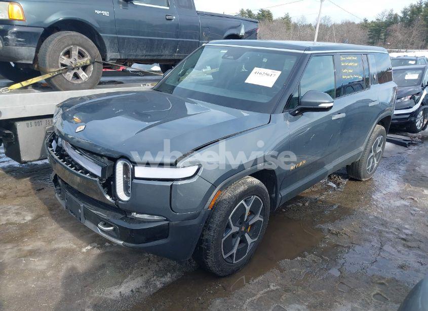 Photo 2 of 2023 Rivian R1s ADVENTURE (VIN 7PDSGABA6PN023661)