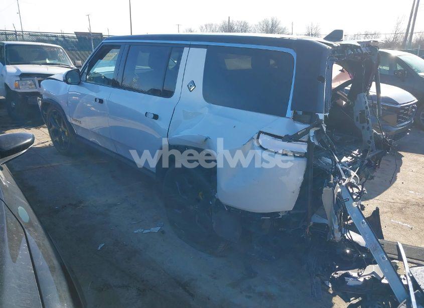 Photo 3 of 2024 Rivian R1s ADVENTURE QUAD MOTOR LARGE PACK (VIN 7PDSGABA6RN031648)