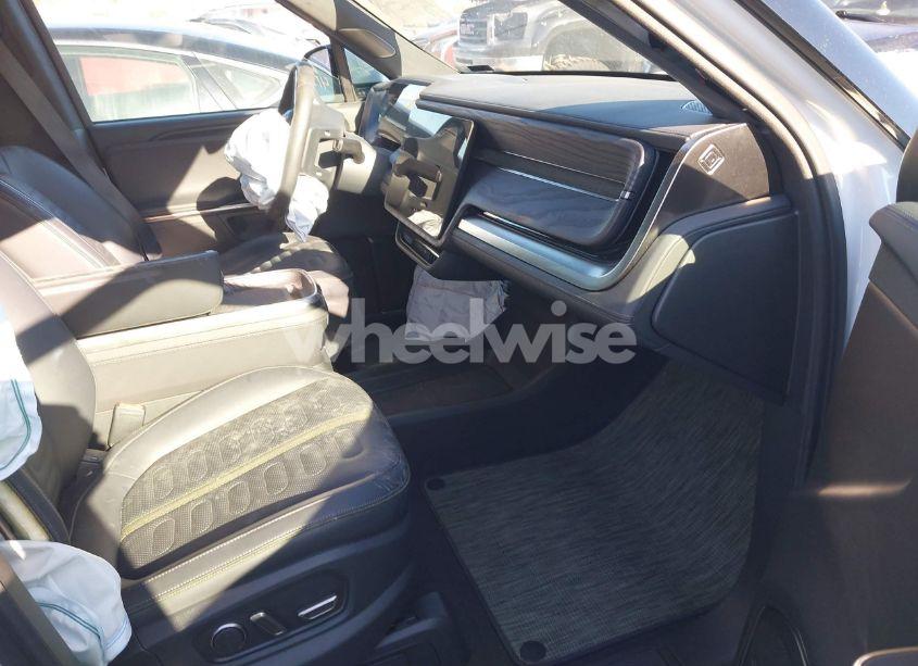 Photo 5 of 2024 Rivian R1s ADVENTURE QUAD MOTOR LARGE PACK (VIN 7PDSGABA6RN031648)