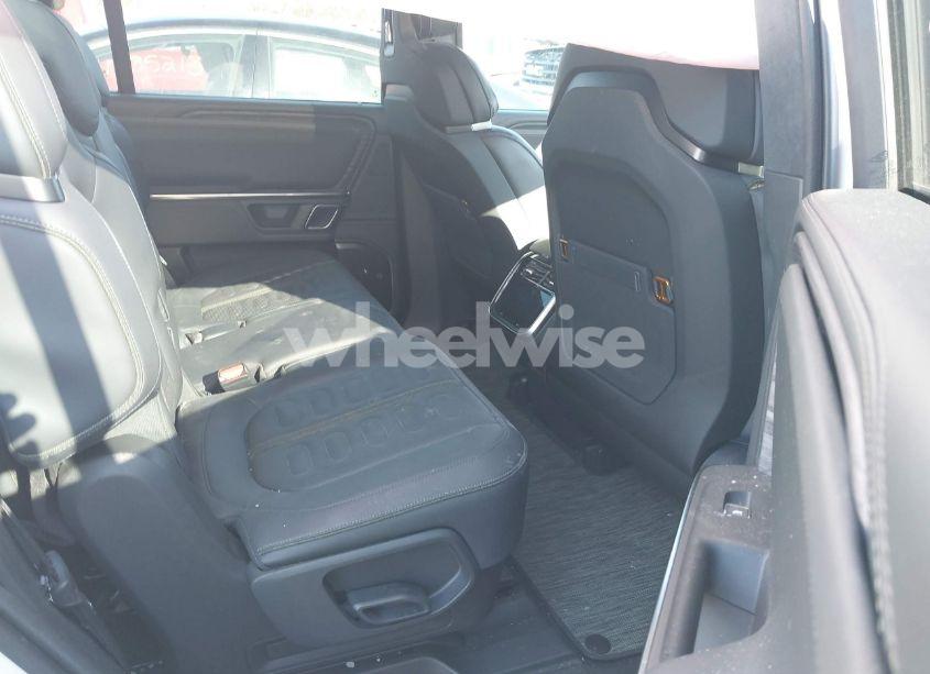 Photo 8 of 2024 Rivian R1s ADVENTURE QUAD MOTOR LARGE PACK (VIN 7PDSGABA6RN031648)