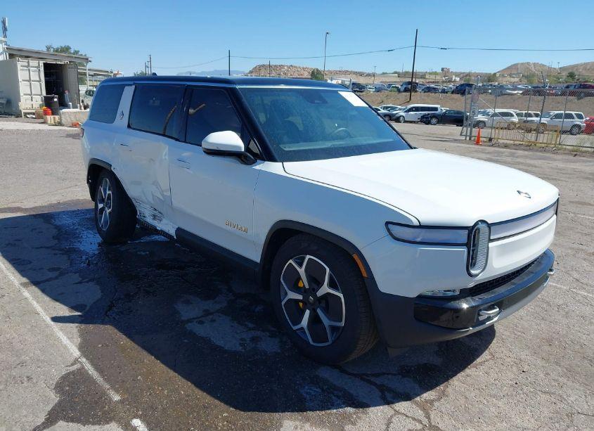 2024 Rivian R1s ADVENTURE QUAD MOTOR LARGE PACK (VIN 7PDSGABA6RN032217) main photo