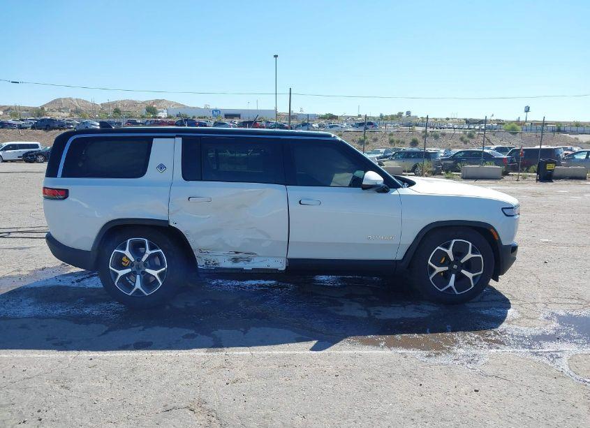 Photo 12 of 2024 Rivian R1s ADVENTURE QUAD MOTOR LARGE PACK (VIN 7PDSGABA6RN032217)