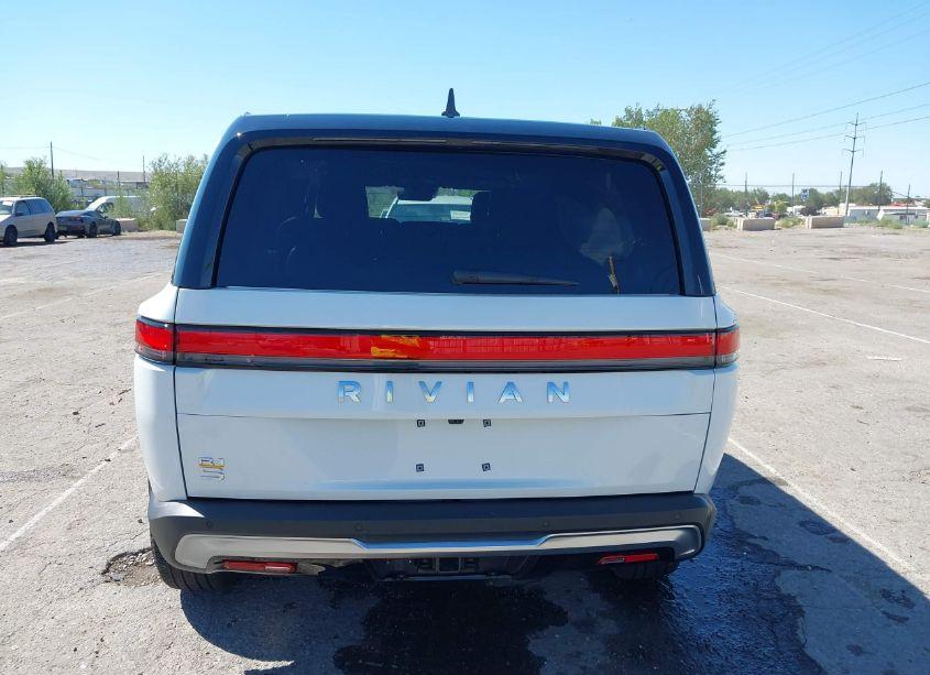 Photo 15 of 2024 Rivian R1s ADVENTURE QUAD MOTOR LARGE PACK (VIN 7PDSGABA6RN032217)