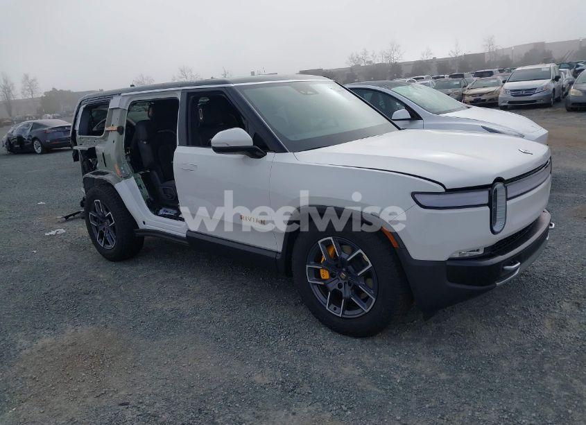 2023 Rivian R1s ADVENTURE (VIN 7PDSGABA8PN017893) main photo